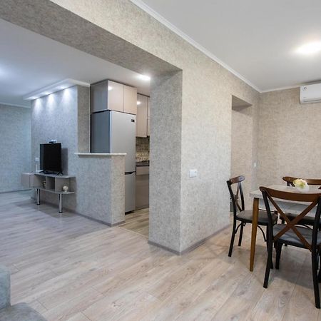 Ninia'S Apartment 库塔伊西 外观 照片